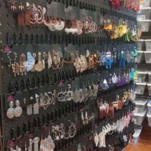 500+ piece Bulk Jewelry, Necklace Sets, Earrings, Bracelets, Hair_Out of Biz